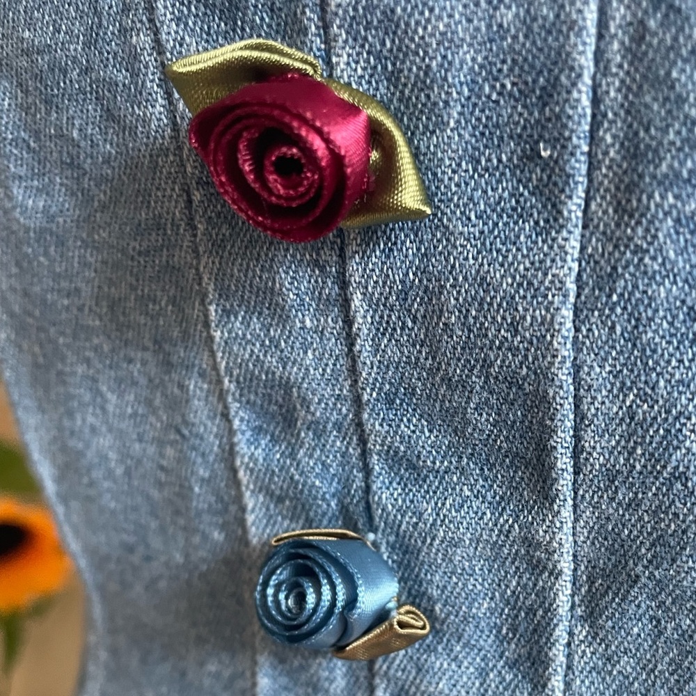 Vintage (80s) Alexandra Lee  Denim Romper With Rose Buttons 🌹 - Picture 4 of 17